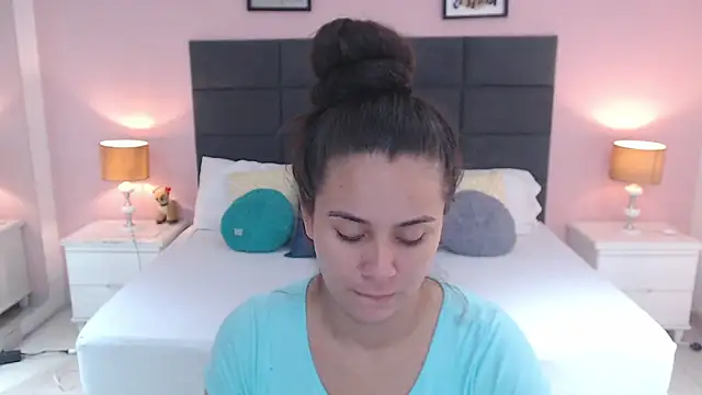 Snapshot of MadisonJenner chatting on January 22, 2025, 11:23 am MadisonJenner online show from January 22, 2025, 11:23 am