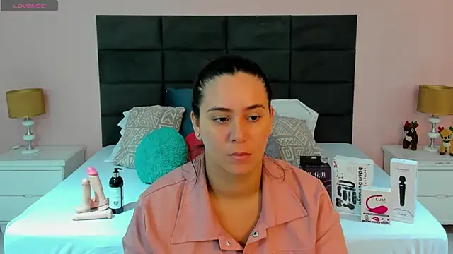 Snapshot of MadisonJenner chatting on November 17, 2025, 10:43 am MadisonJenner online show from November 17, 2025, 10:43 am