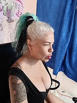 freyadevil333 online show from April 5, 2026, 8:50 pm