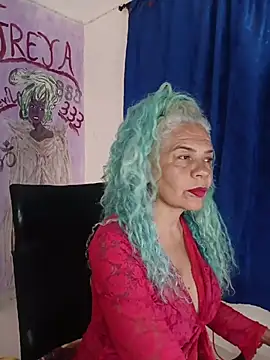 freyadevil333 online show from April 12, 2026, 5:01 am