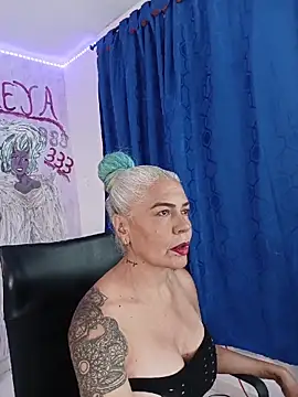 freyadevil333 online show from May 13, 2026, 4:10 am