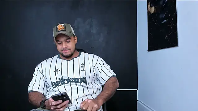 Big furry bear13 online show from February 14, 2026, 6:10 am