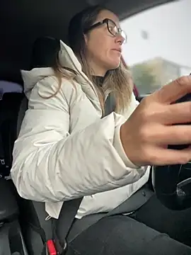 Snapshot of HotXMom chatting on October 8, 2025, 5:49 am HotXMom online show from October 8, 2025, 5:49 am