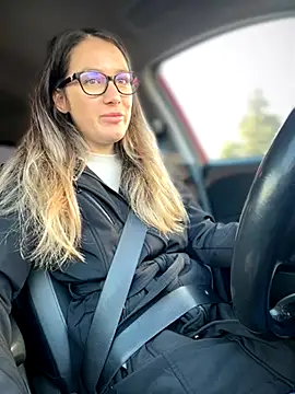 Snapshot of HotXMom chatting on October 17, 2025, 5:32 am HotXMom online show from October 17, 2025, 5:32 am