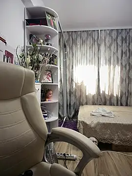 HotXMom online show from July 10, 2026, 6:50 am