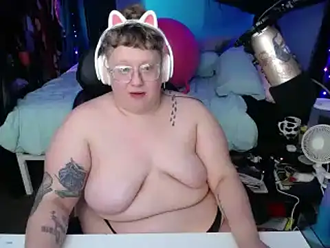 FatVeronica online show from March 11, 2025, 4:43 am