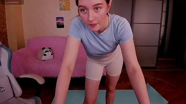 Snapshot of Ksuhesa chatting on March 6, 2026, 8:11 am Ksuhesa online show from March 6, 2026, 8:11 am