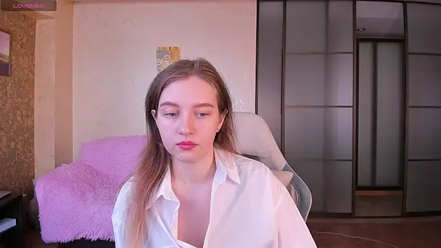 Snapshot of Ksuhesa chatting on March 9, 2026, 8:07 am Ksuhesa online show from March 9, 2026, 8:07 am