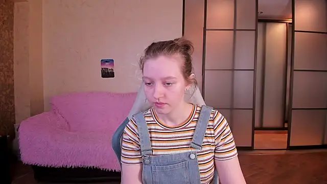 Snapshot of Ksuhesa chatting on March 21, 2026, 1:10 am Ksuhesa online show from March 21, 2026, 1:10 am