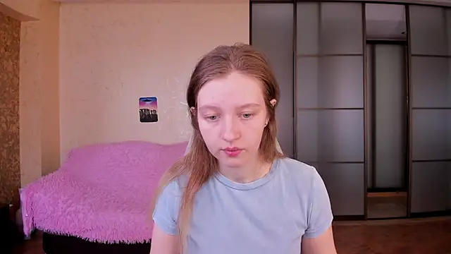 Snapshot of Ksuhesa chatting on April 2, 2026, 3:26 am Ksuhesa online show from April 2, 2026, 3:26 am