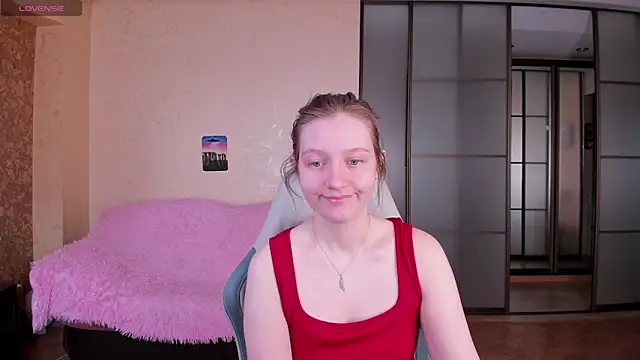 Snapshot of Ksuhesa chatting on April 3, 2026, 1:03 am Ksuhesa online show from April 3, 2026, 1:03 am