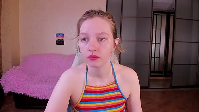 Snapshot of Ksuhesa chatting on April 5, 2026, 1:03 am Ksuhesa online show from April 5, 2026, 1:03 am