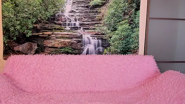 Snapshot of Ksuhesa chatting on April 16, 2026, 8:15 am Ksuhesa online show from April 16, 2026, 8:15 am