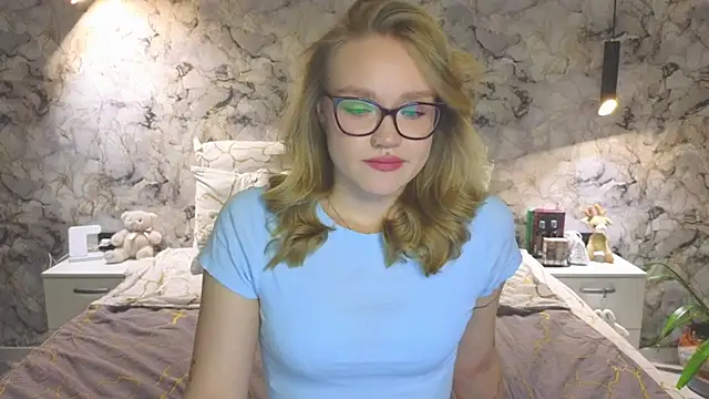 Aurora Golden1 online show from October 27, 2025, 4:00 pm