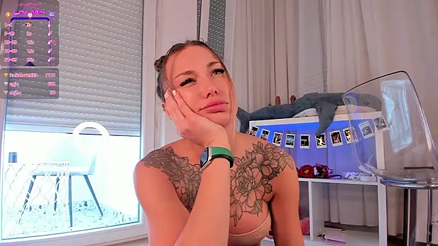 seilyfox online show from September 17, 2025, 8:38 am