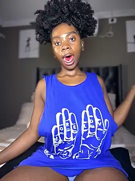 Candy-Heart online show from April 24, 2026, 10:56 pm