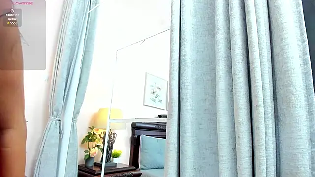 AriSweet online show from March 12, 2025, 6:55 pm