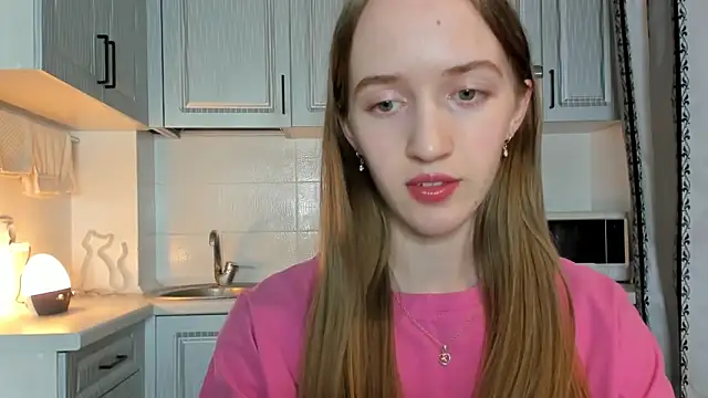 Snapshot of leslie_my_lovee chatting on October 29, 2025, 8:32 pm leslie my lovee online show from October 29, 2025, 8:32 pm