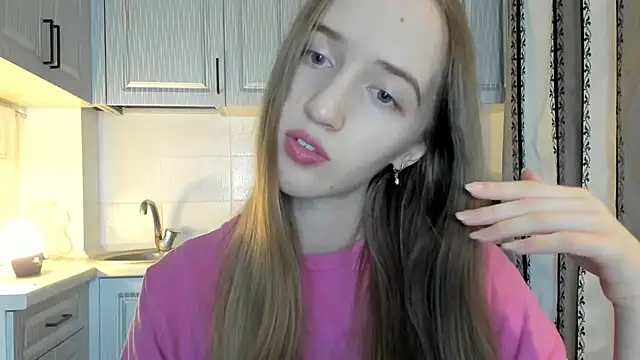 Snapshot of leslie_my_lovee chatting on November 17, 2025, 7:52 pm leslie my lovee online show from November 17, 2025, 7:52 pm