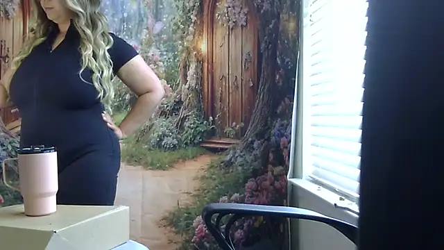 Paisleehaze online show from April 9, 2026, 2:55 pm