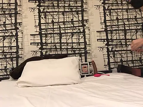 akemieroi online show from November 20, 2025, 1:28 am