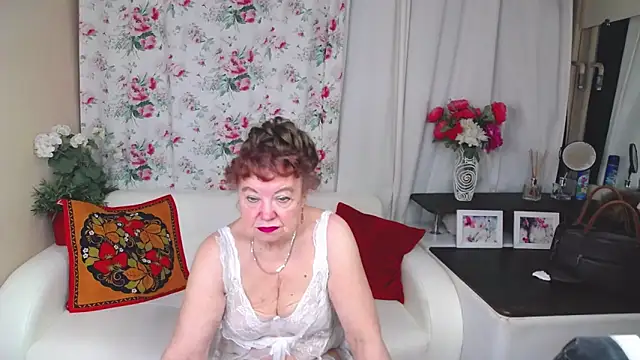 YourHotGranny online show from March 3, 2026, 10:43 am