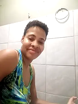 Snapshot of Su_Duarte_1 chatting on December 14, 2024, 5:18 am Su Duarte 1 online show from December 14, 2024, 5:18 am