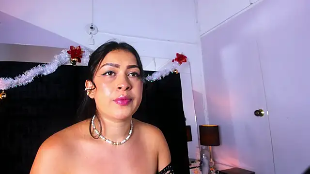 Snapshot of Miaa_Garcia chatting on December 13, 2024, 12:42 am Miaa Garcia online show from December 13, 2024, 12:42 am
