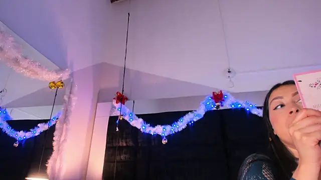 Snapshot of Miaa_Garcia chatting on December 18, 2024, 1:26 am Miaa Garcia online show from December 18, 2024, 1:26 am