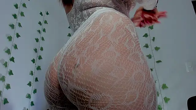 Miaa Garcia online show from April 6, 2026, 10:22 pm