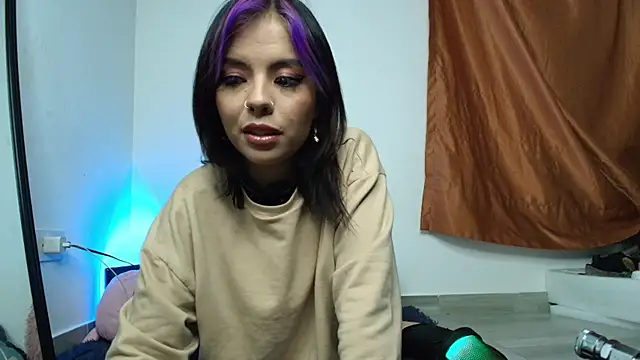 Alicia Ortiiz online show from March 2, 2025, 12:20 am