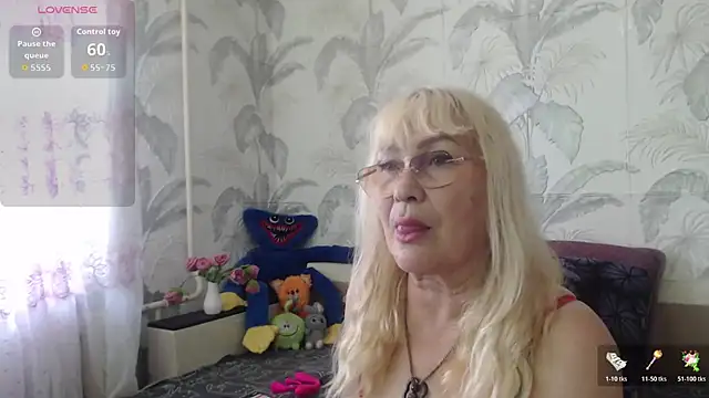 CamDiva113 online show from July 5, 2026, 8:21 am