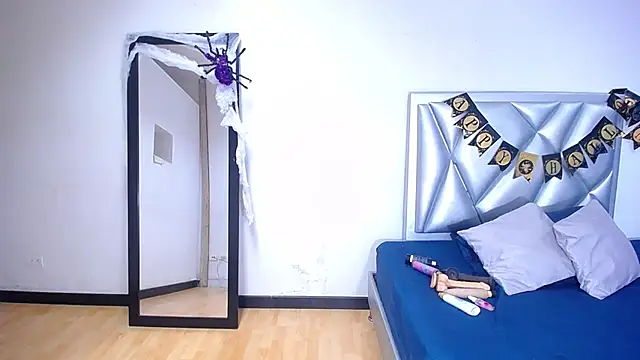 Snapshot of exotic_karmella chatting on October 22, 2025, 1:39 am exotic karmella online show from October 22, 2025, 1:39 am
