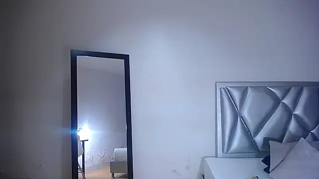 exotic karmella online show from November 22, 2025, 10:20 pm