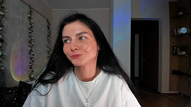 -danae- online show from January 20, 2025, 8:07 pm