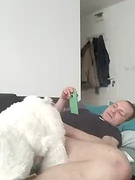 Snapshot of Kamien32 chatting on February 23, 2026, 7:17 am Kamien32 online show from February 23, 2026, 7:17 am