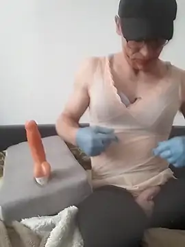 Snapshot of Kamien32 chatting on March 25, 2026, 2:34 pm Kamien32 online show from March 25, 2026, 2:34 pm