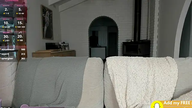 Snapshot of aus_queen chatting on February 3, 2025, 7:51 am aus queen online show from February 3, 2025, 7:51 am