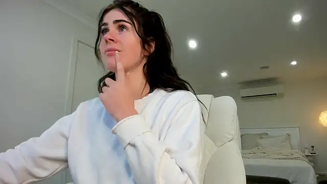 Snapshot of aus_queen chatting on September 28, 2025, 11:21 pm aus queen online show from September 28, 2025, 11:21 pm