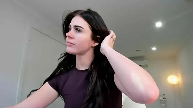 Snapshot of aus_queen chatting on October 10, 2025, 12:42 am aus queen online show from October 10, 2025, 12:42 am