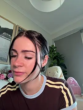 aus queen online show from April 20, 2026, 10:44 pm