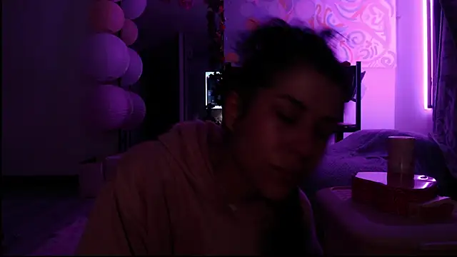 Hellen dumont online show from March 26, 2026, 2:39 am