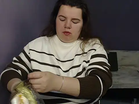 so shy online show from October 9, 2025, 6:55 am