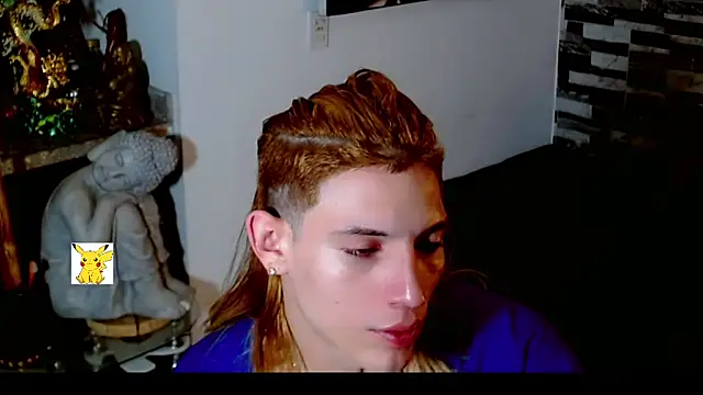 Snapshot of honey_skin chatting on January 22, 2025, 1:53 am honey skin online show from January 22, 2025, 1:53 am