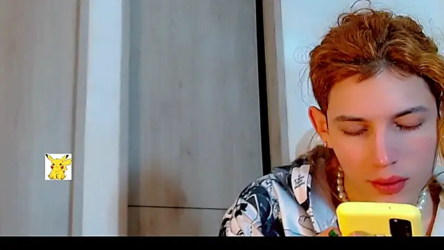 Snapshot of honey_skin chatting on February 4, 2025, 2:43 pm honey skin online show from February 4, 2025, 2:43 pm