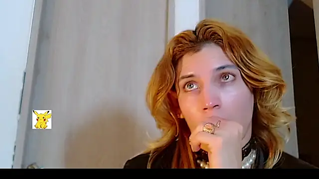 Snapshot of honey_skin chatting on February 11, 2025, 7:38 pm honey skin online show from February 11, 2025, 7:38 pm