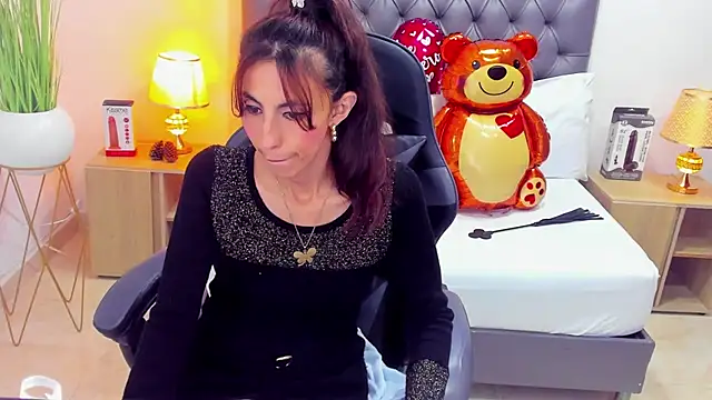 candy summer28 online show from February 22, 2025, 10:31 pm