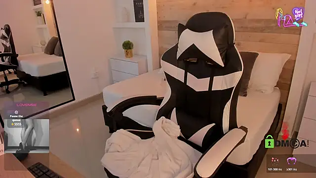 candy summer28 online show from February 18, 2026, 7:32 pm