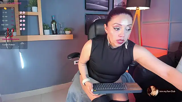 helenaduque  online show from December 13, 2024, 12:50 pm