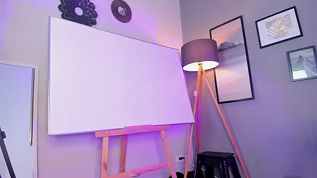 helenaduque  online show from January 18, 2026, 11:58 am